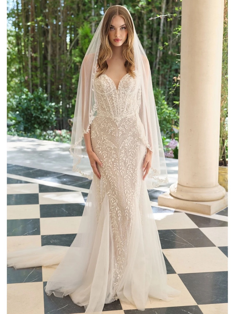 NEW Andrea and Leo off-white trailing ivy mermaid bridalgown lace up back WL060